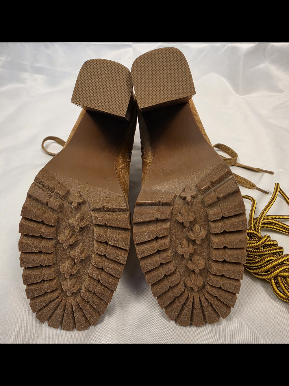 Steve Madden Tan Suede Lace-Up Platform Lug Sole Block Heel Boots Size 7 - Picture 4 of 7